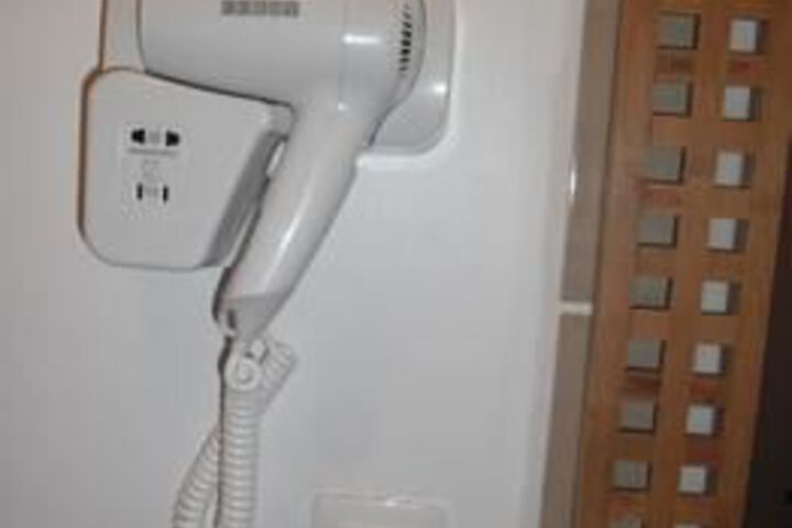 Room 3 of 23