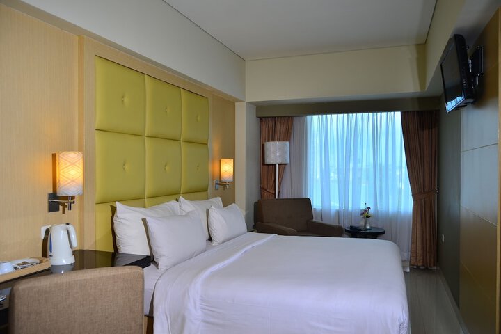 Room 9 of 37