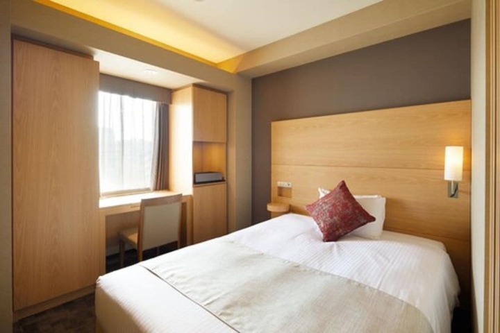 Room 12 of 72