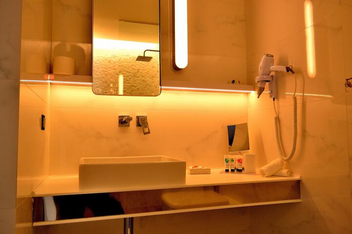 Room 40 of 52