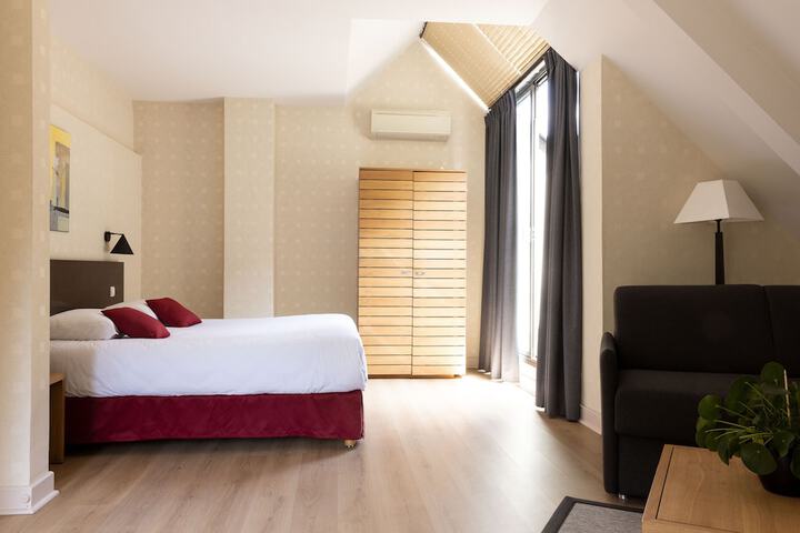 Room 15 of 38