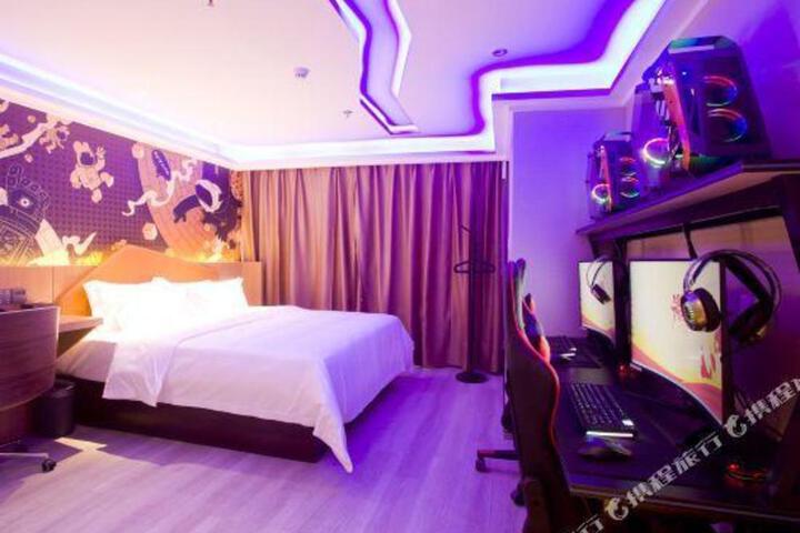 IU Hotel (Shanghai Yongde Road Pedestrian Street store)