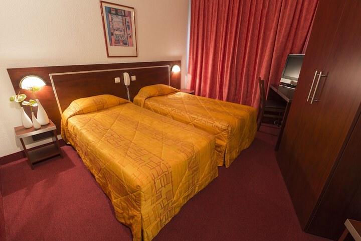 Room 5 of 26