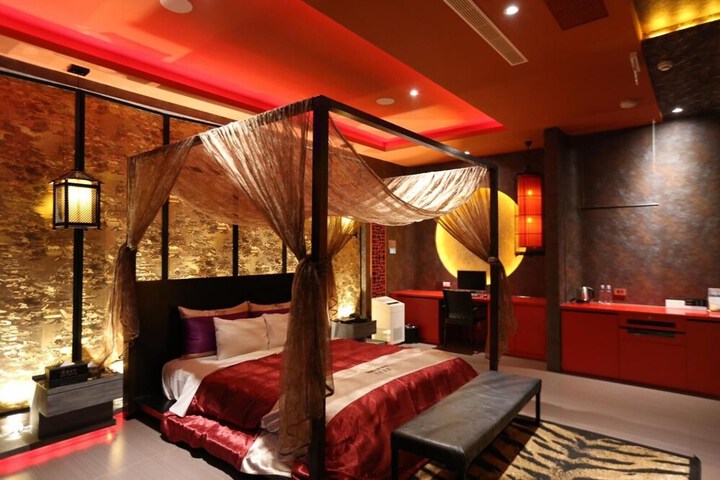 Room 17 of 70