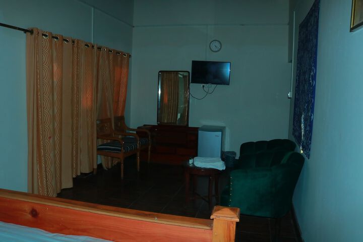 Room 3 of 11