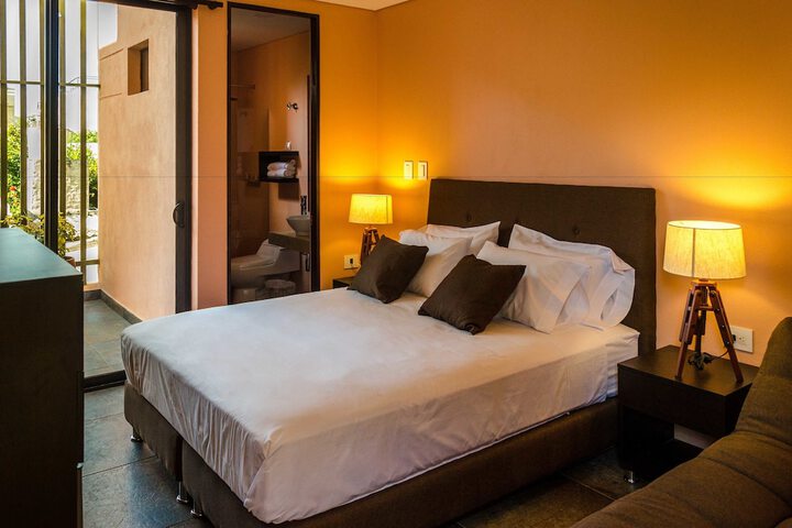 Room 10 of 72
