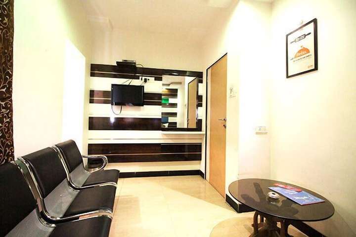 Room 9 of 18