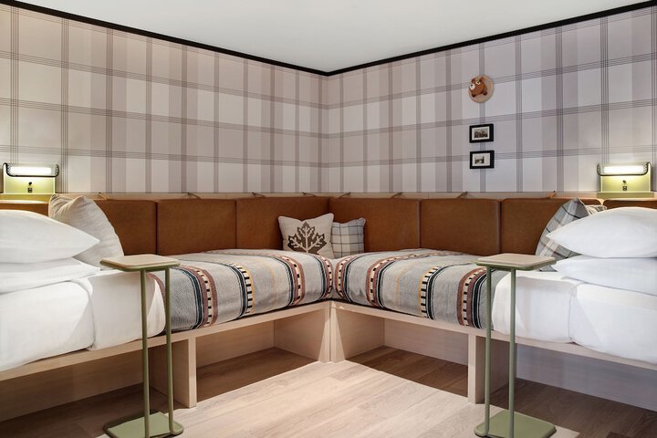 Room 21 of 62