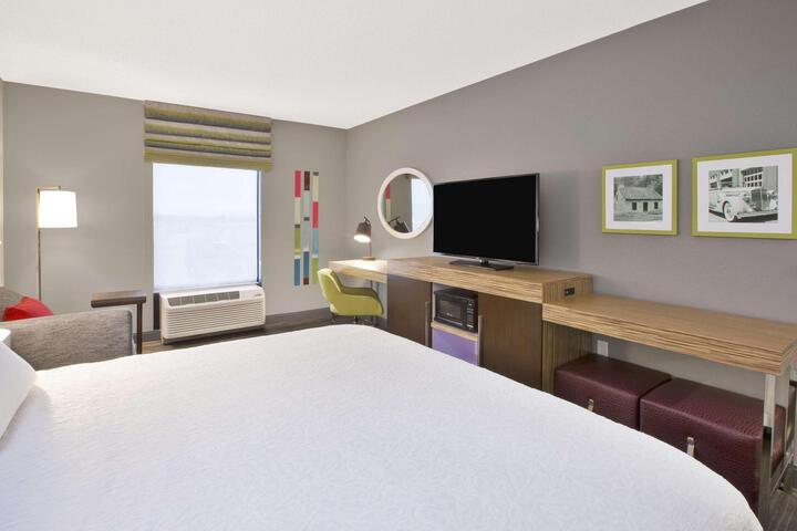 1 King Bed (18 of 19)