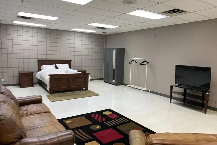 Room 3 of 22