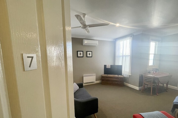 Room 65 of 151