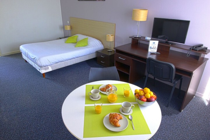 Room 5 of 34