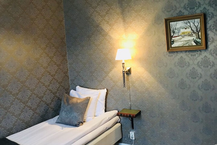 Room 16 of 72