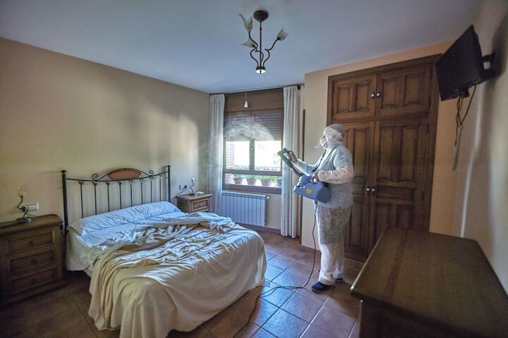 Room 8 of 34