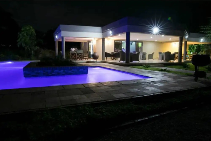 Pool 10 of 16