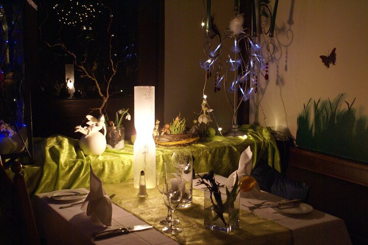 Dining 27 of 51