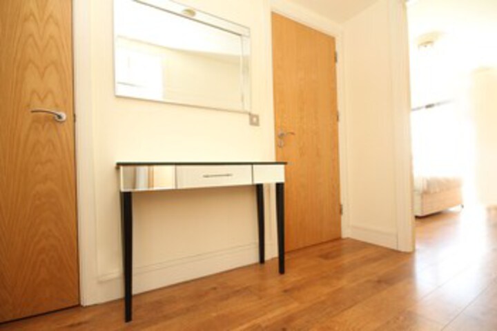 Room 16 of 32