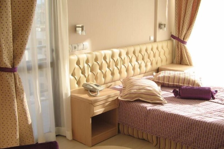 Room 15 of 49
