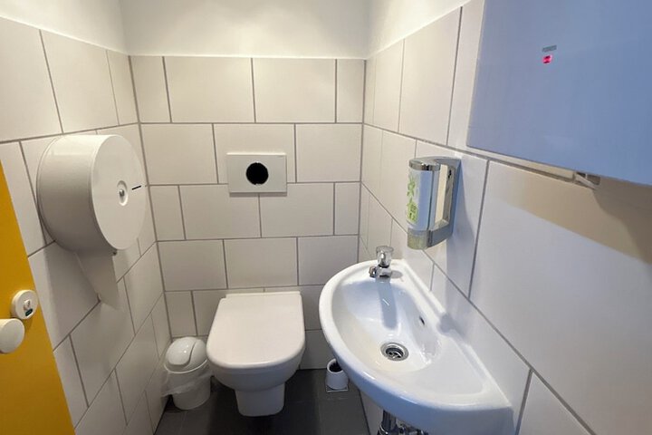 Room 12 of 20