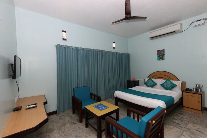 Photo of OYO 7829 Santhi inn