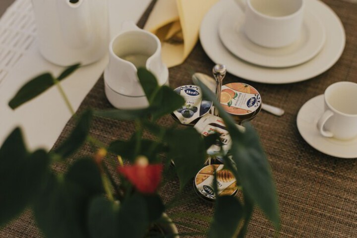 Breakfast/Coffee Service 20 of 38