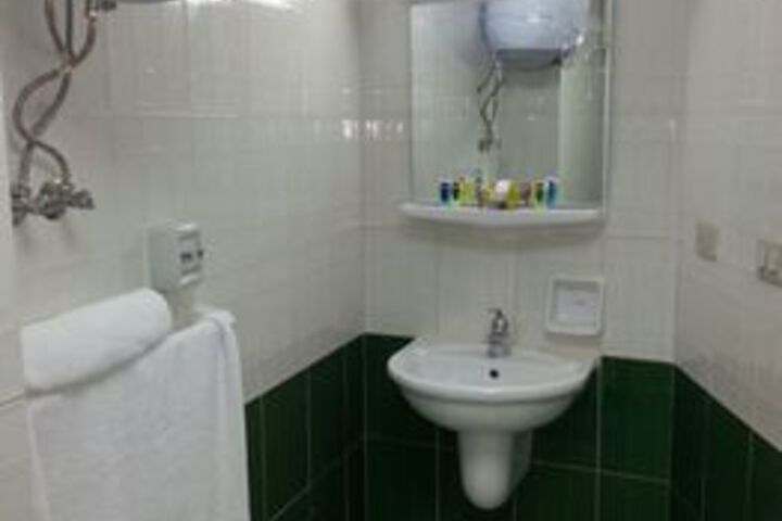 Room 4 of 22