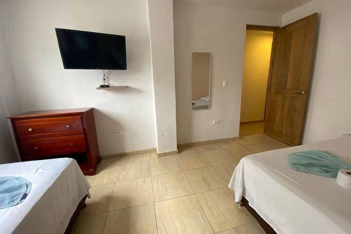 Room 8 of 10