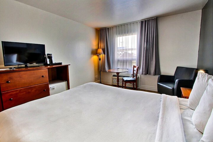Room 6 of 59