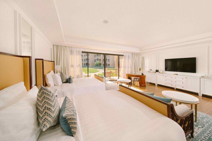 Room 32 of 150