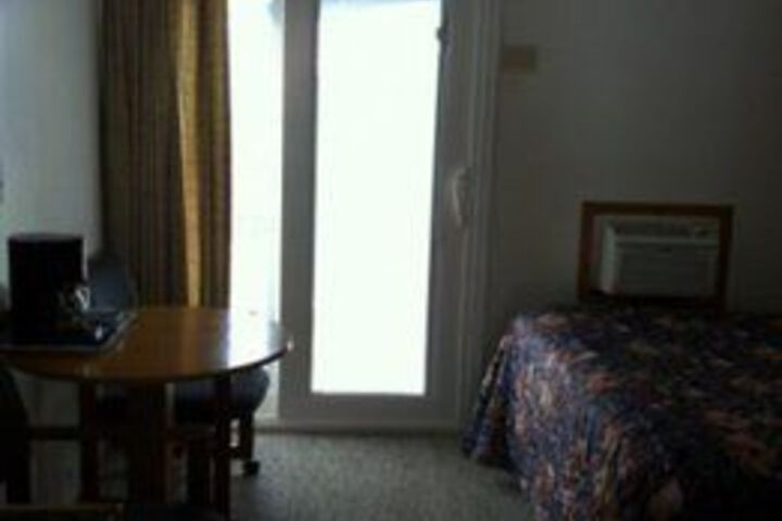 Room 14 of 42
