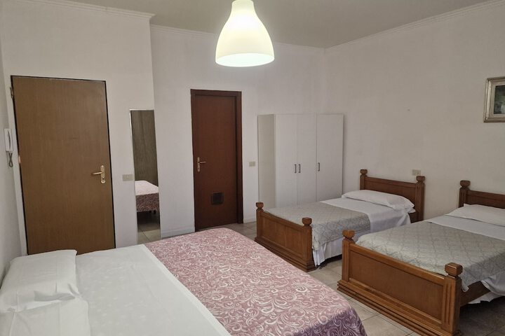 Room 26 of 69