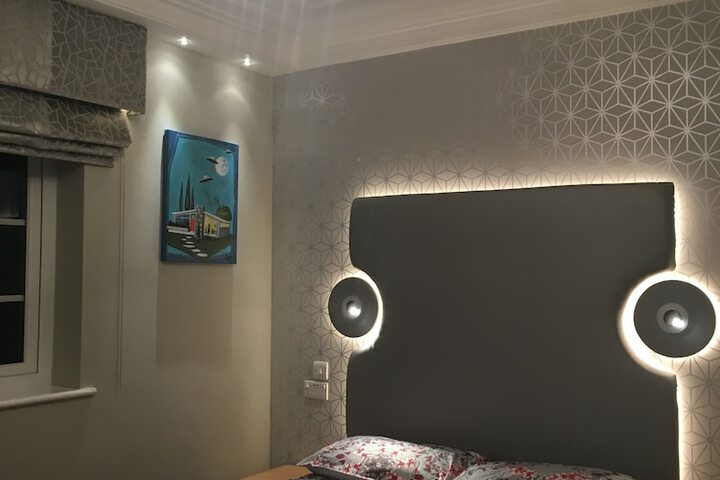 Room 6 of 52