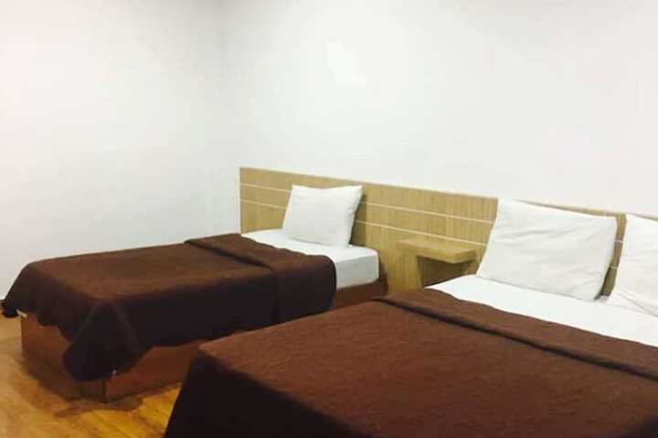 Room 12 of 34