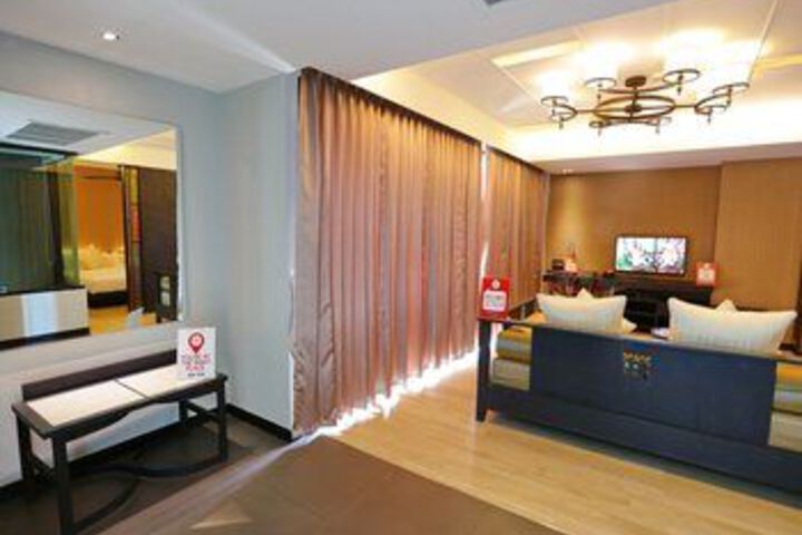 Room 8 of 43