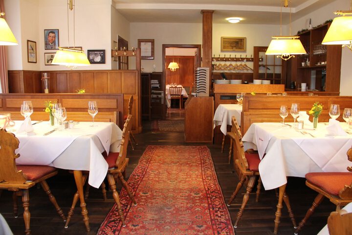 Dining 58 of 93