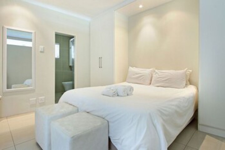 Room 15 of 18
