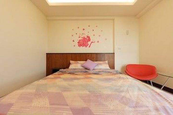 Room 9 of 23