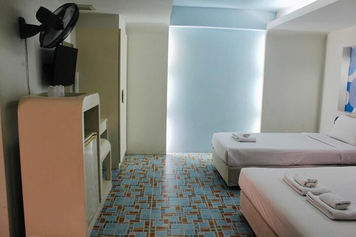 Room 8 of 44