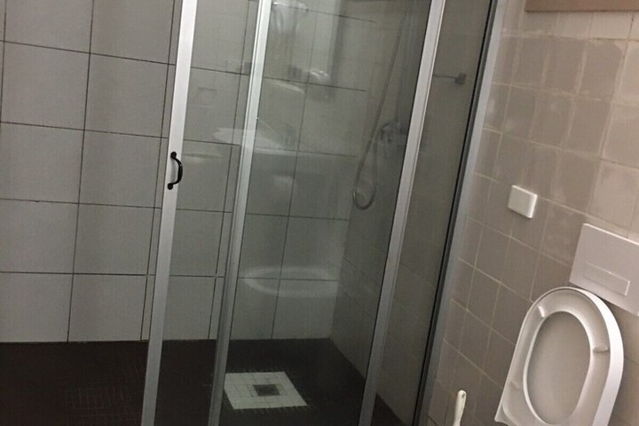 Room 93 of 195