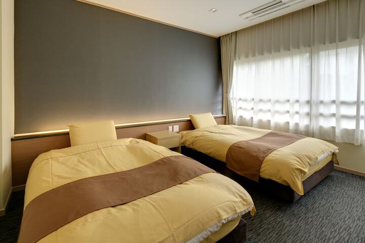 Room 17 of 60