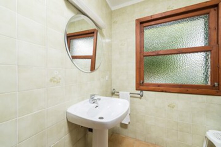 Room 4 of 49