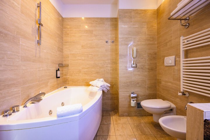 Room 20 of 118