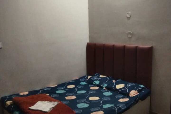 Room 7 of 15