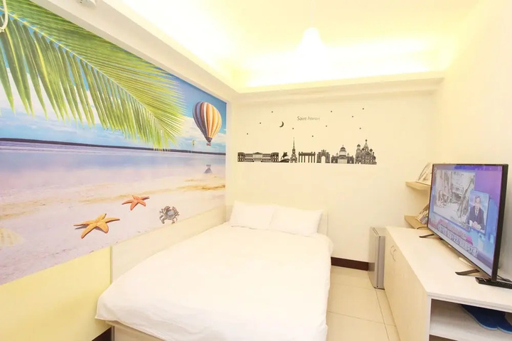 Room 5 of 24