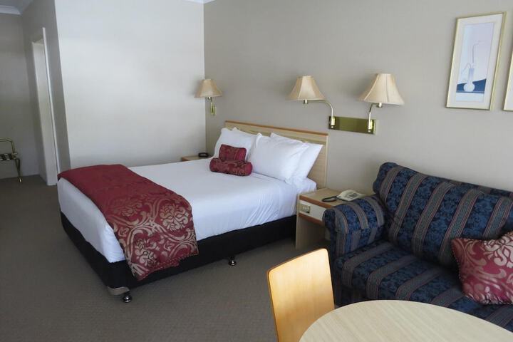 Room 16 of 44