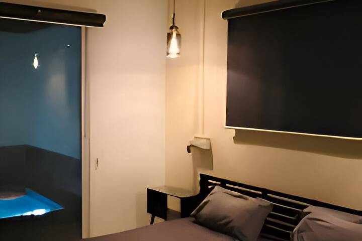 Room 11 of 79