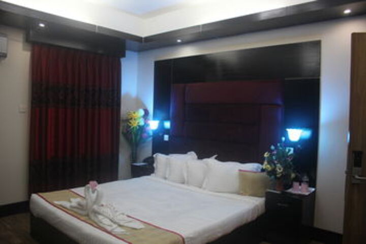 Room 33 of 57