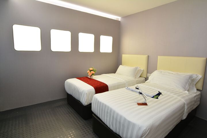 Room 19 of 83