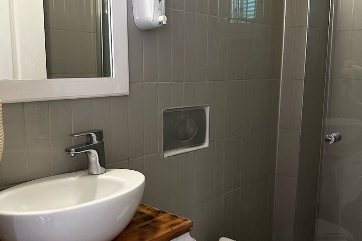 Room 32 of 42