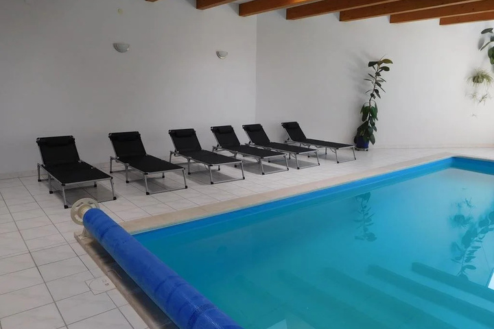 Pool 13 of 19